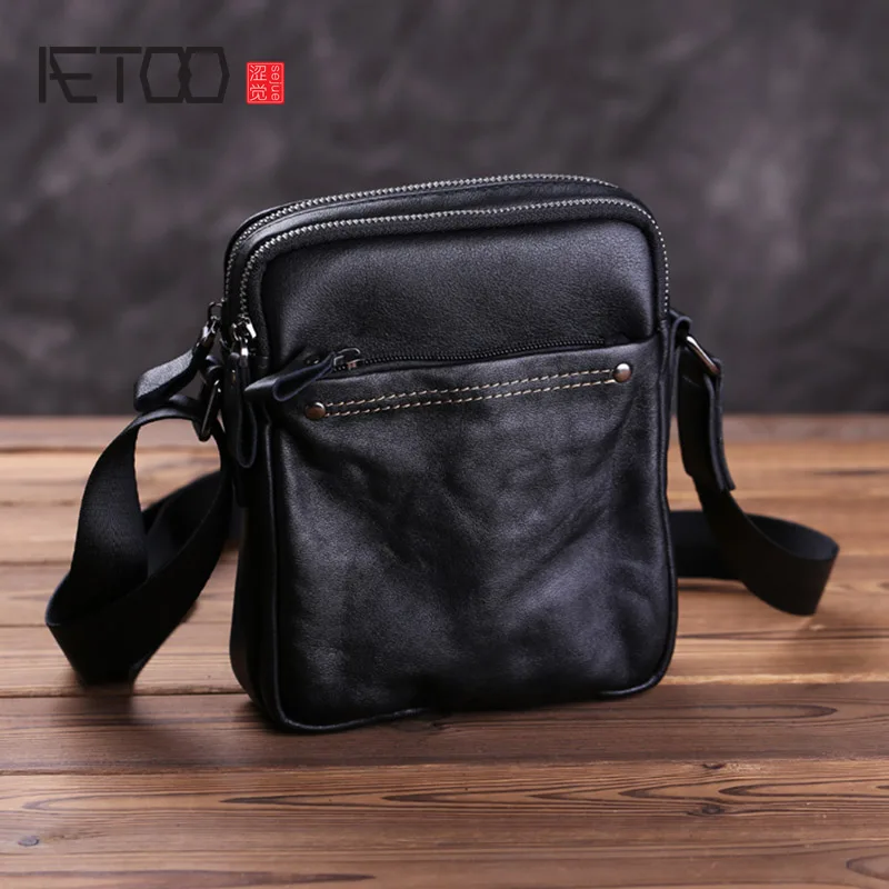 

AETOO Men's mini bag, leather shoulder bag, casual outdoor sports stiletto bag, cowhide men's bag