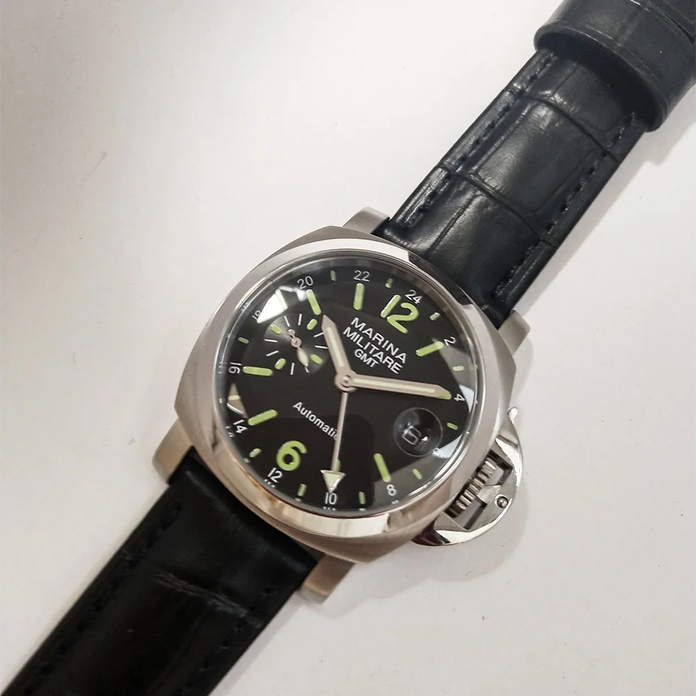 

GMT automatic men's watch luminous mobile phone core black dial 44mm steel case high quality leather strap date drawing S94