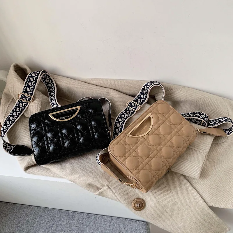

2019 Winter New Style WOMEN'S Bag Rhombus Car Suture Square Sling Bag Ethnic-Style Strap Lettered Bag