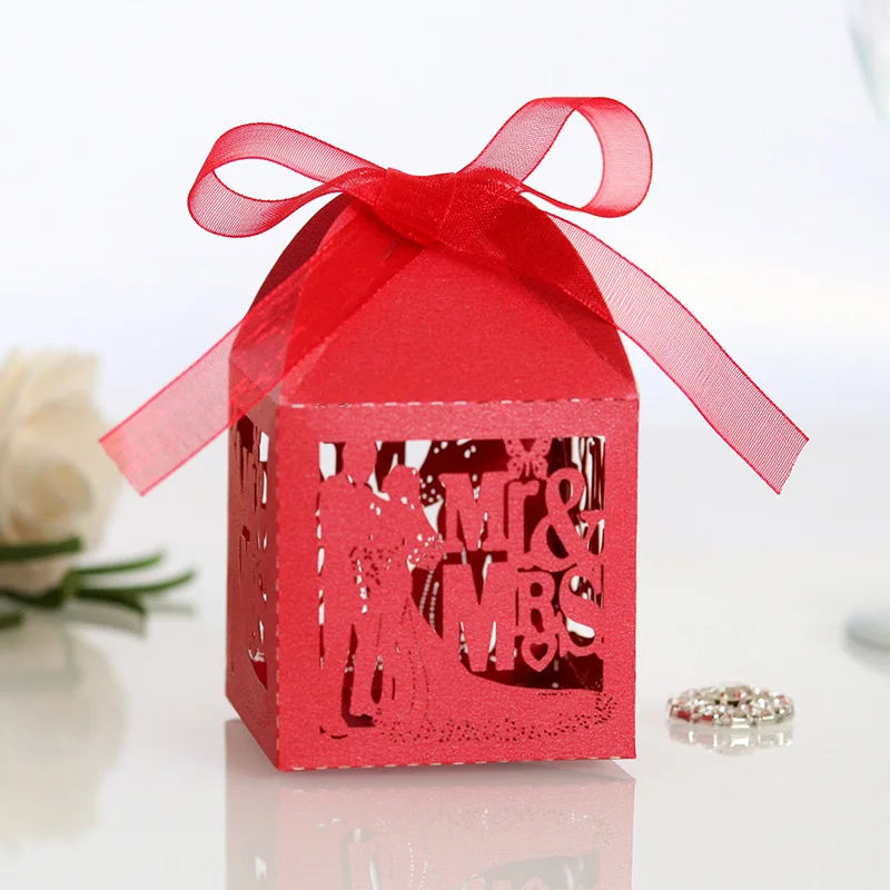 50pcs Laser Cut MR MRS Carriage Favor Gifts Candy Boxes with Ribbon Baby Shower Wedding Favors and Gifts Wedding Party Supplies