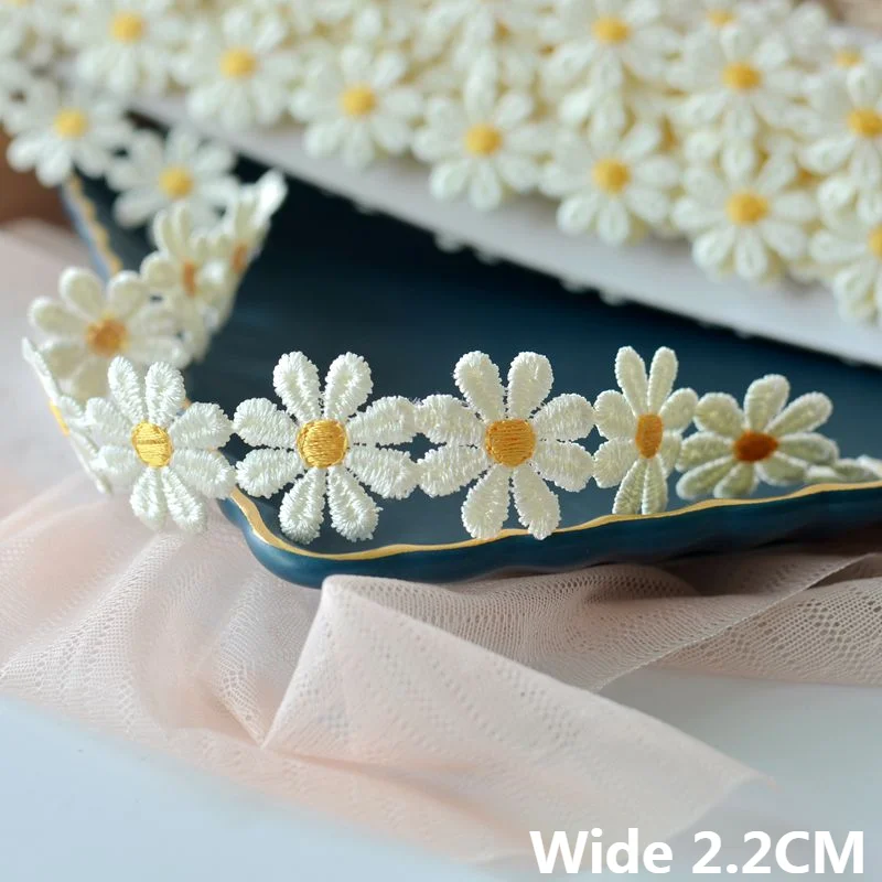 Lace ribbon lace fabric lace sewing accessories lace sewing supplies lace accessories lace decoration clothing craft accessories 2.2CM Wide Embroidered Daisy Lace Fabric 3d Flowers Lace Ribbon Dress Collar Hats Headwear Sewing Trimming Decor