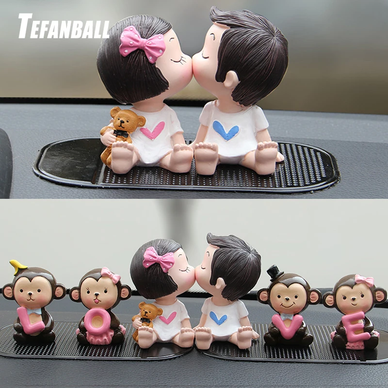

Car Ornaments Fashion Cartoon Love Banana Monkey Doll Automobile Dashboard Decoration Cute Car Interior Accessories For Car Audi