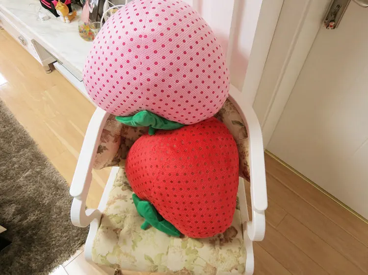 Cute Large Strawberry Pillow Pink Red Large GIRL'S Heart Lazy& Vegetable Fruit Back Cushion Plush Toys