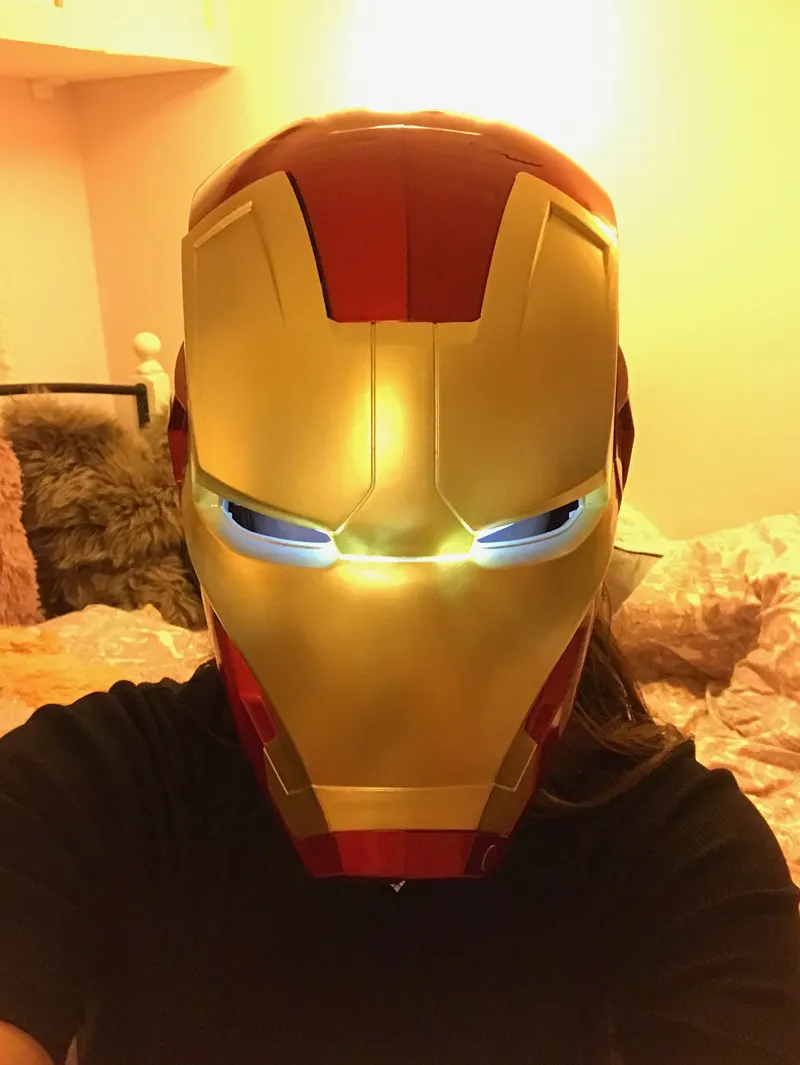 

[Funny] The avengers super hero Iron Man Helmet electronic Mask PVC Figure Toy with LED Light Collection Model adult Size