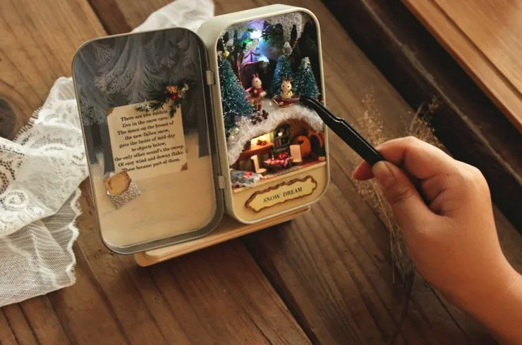 Cute Room DIY Model Miniatures Wooden Dollhouse ToysDoll House Furnitures Box Theatre Xmas Gift For children Countryside Notes