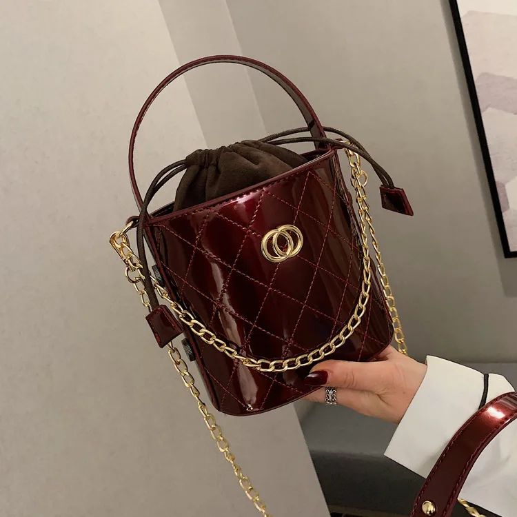 

2019 New Style Fashion Patent Leather Shoulder Students Textured INS Versitile Fashion Simple Bucket Online Celebrity Black Bag