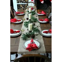 Мраморные рождественские Свежие сосновые ветки и шишки для ваших рождественских блюд