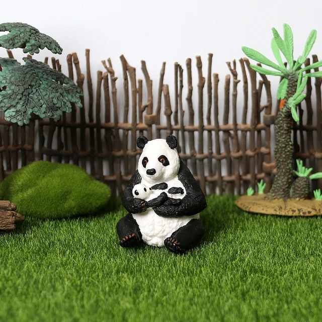 KLOROFIL Ensemble de figurines 4 personnages famille «Panda»