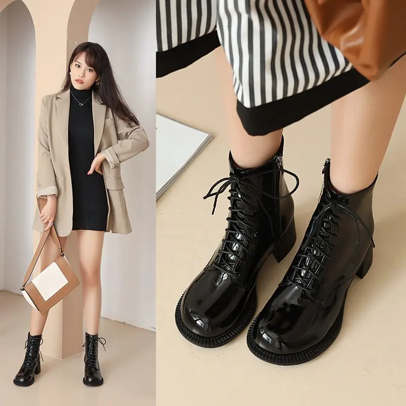 Ботинки-мартинсы на высоком массивном каблуке Новинка весна-осень 2020 стильные