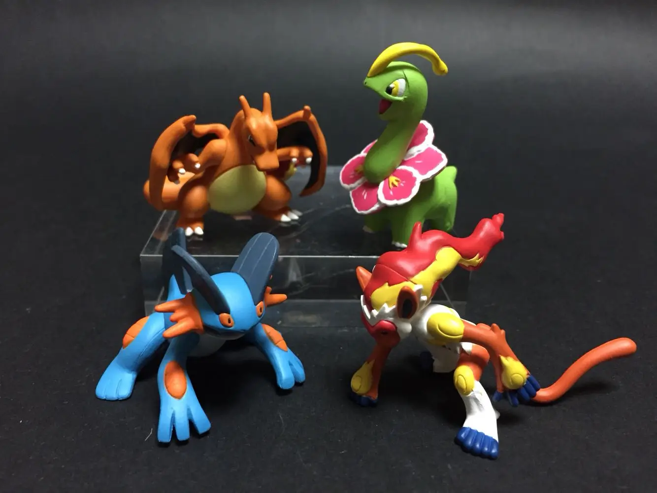 Tomy Покемон экшн фибретомик матовый Mc Swampert Charizard chimcharchartoy кукла редкая модель