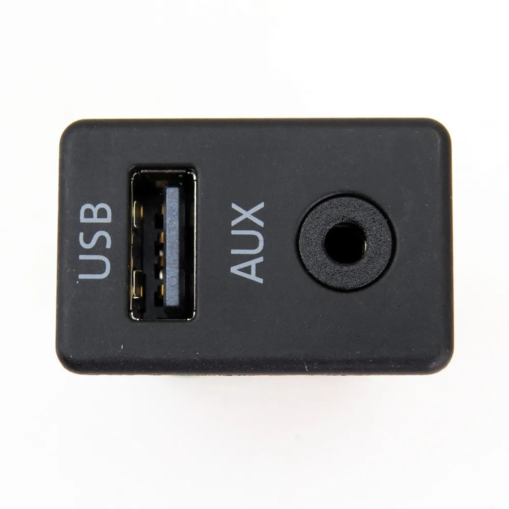 Адаптер TUKE с USB и AUX выключателем 1 комплект розетка + подключение кабеля жгут