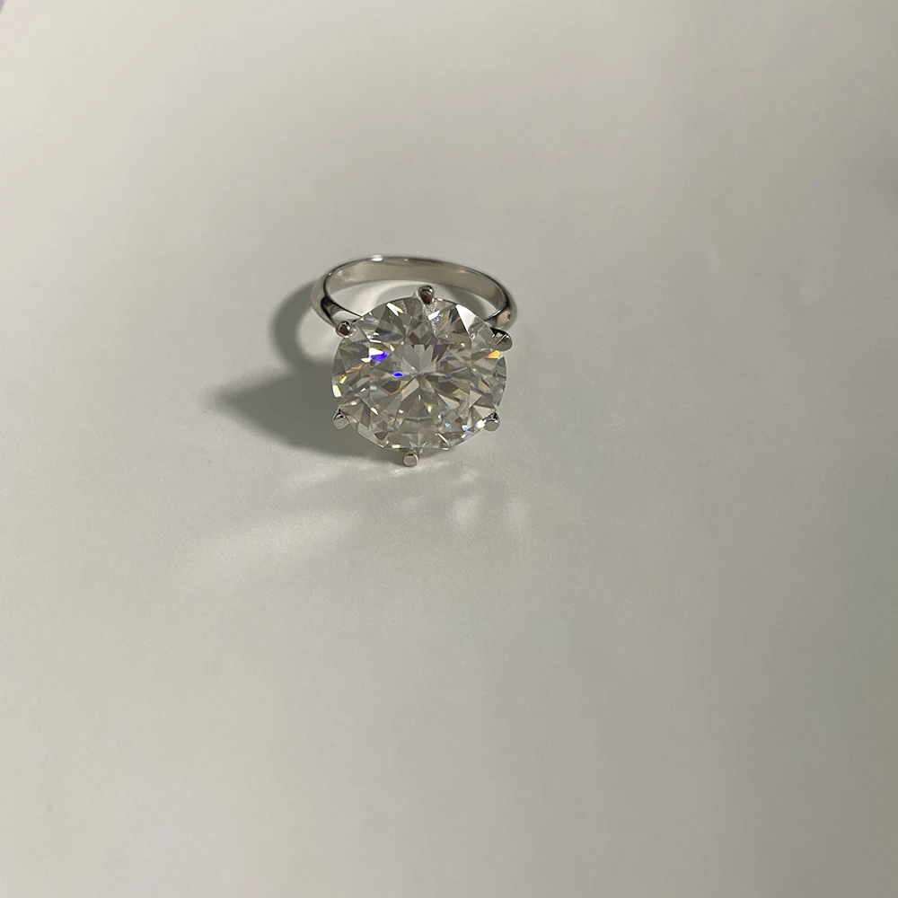 moissanite diamond rings