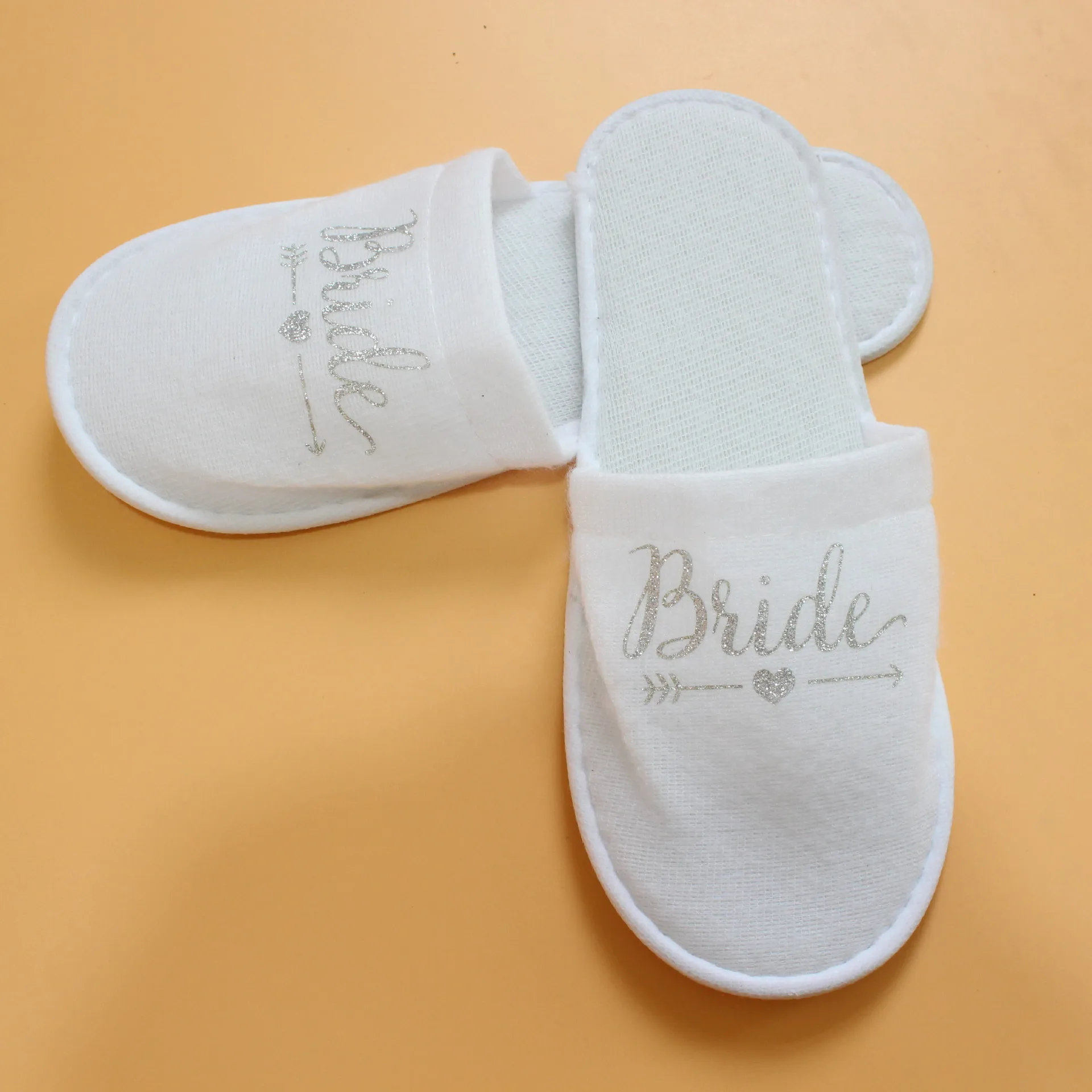 bride silver Одноразовые, с надписью "Bride To Be" невесты тапочки девичник вечерние надпись «Bride Tribe» Свадебный Душ Спа курица вечерние Свадебные украшения - Цвет: bride silver