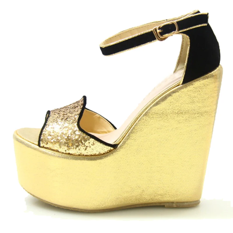 1448743469_511216355