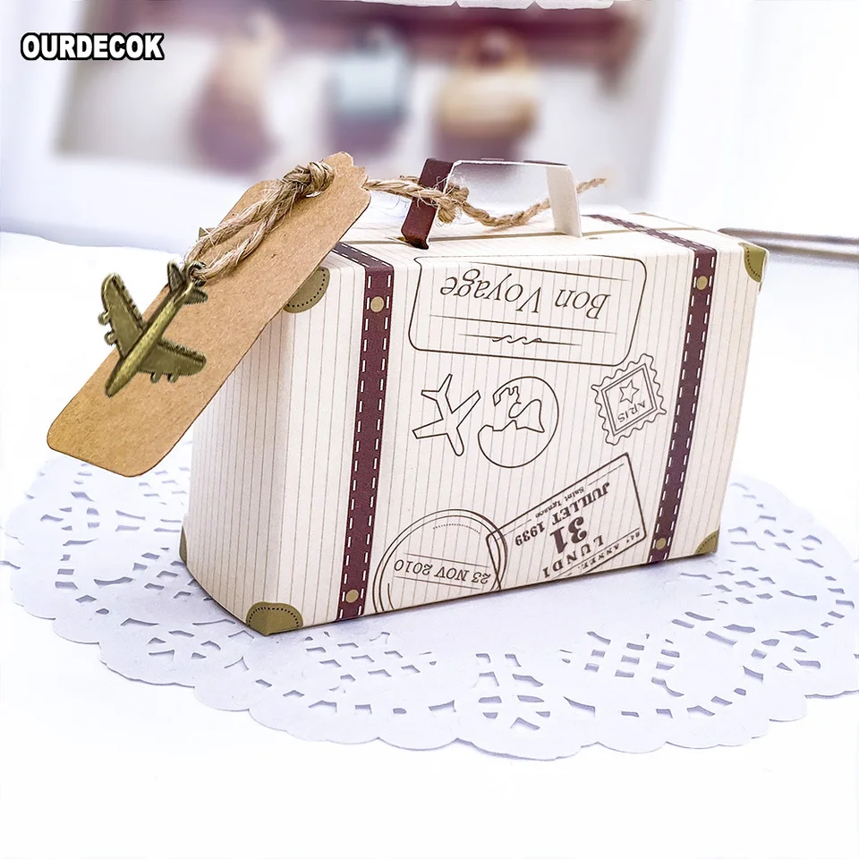 HAOHIZ 50 stuks mini koffer gunstdoos partij gunst snoepdoos, koffer geschenkdoos vintage kraftpapier met tags en jute touw voor bruiloft reizen thema feest douche decoratie