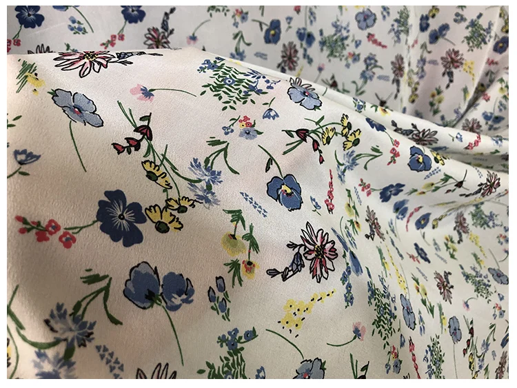 Новая шелковая ткань с цветочным принтом, маленькое свежее и красивое ветровое платье, шелковая ткань
