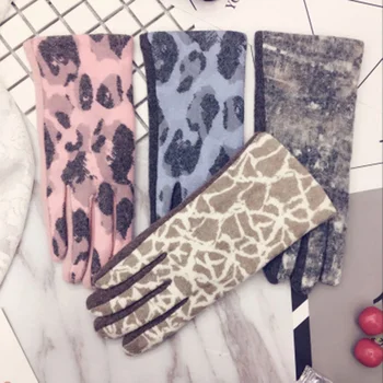 

Female Cashmere Full Finger Dotted Embroidery Leopard Gloves Winter Wool Touch Screen Gloves Thicken Driving Warm Gloves H14