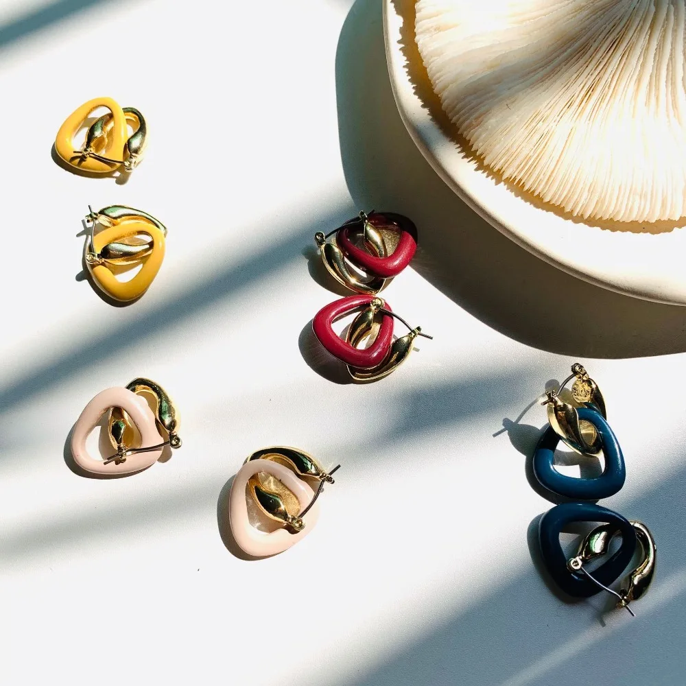 12396325974_47215689