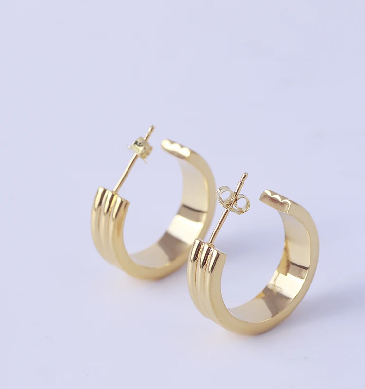 Fashionable, simple, small, glossy, retro, gold C-shaped open earring Earrings