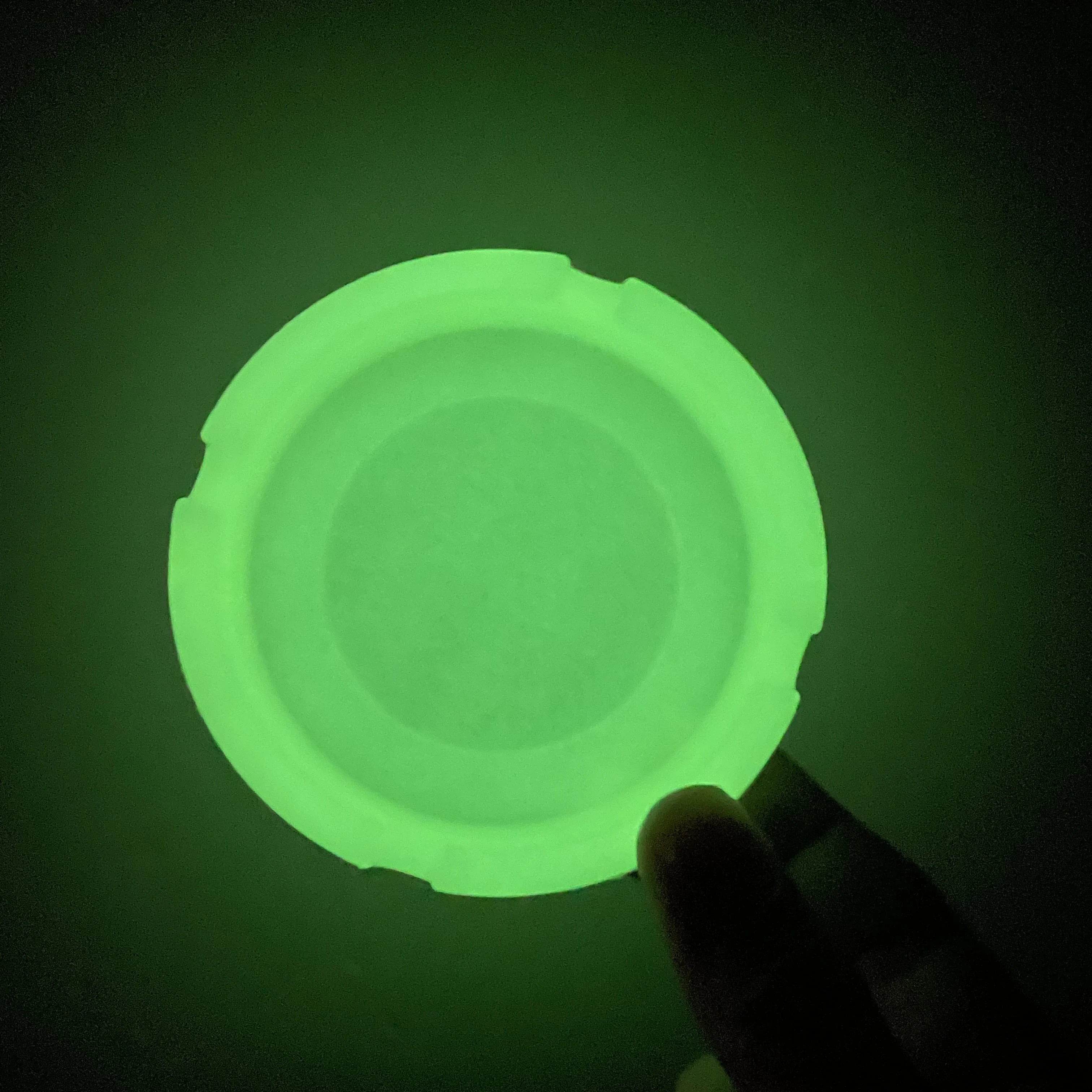 Round Silicone Ashtray Glow in the Dark Smoking Ashtray-Multi Colors Available