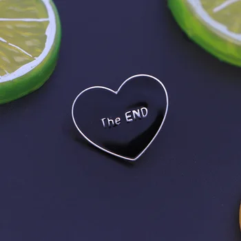 

Enamel Pin Original Art Black White Brooches The End Heart Badge Pins Lapel / Hat Pin Denim Jacket Oil Drop Brooch Badge DC157