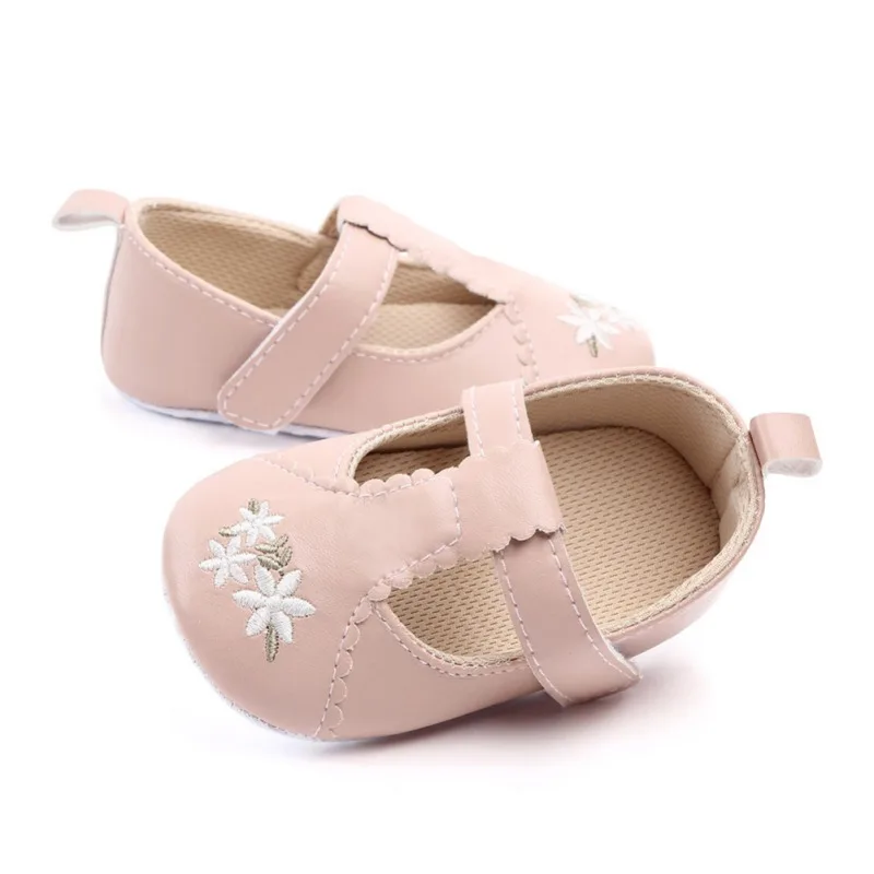 

2019 Baby First Walkers Newborn Infant Baby Boy Girl Solid PU Shoes Newborn Anti-slip Soft Sole Crib Sneakers Prewalkers 0-18M