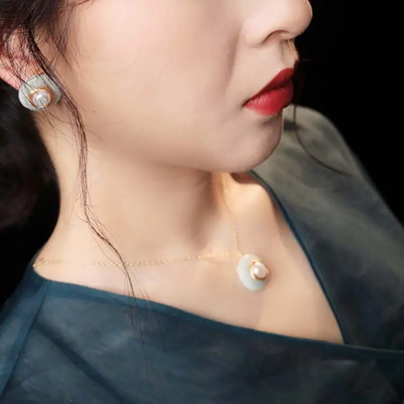 

DAIMI Retro Style Pearl Pendant Necklace Simple Temperament Freshwater Pearl Natural Stone Fashion Short Clavicle Chain