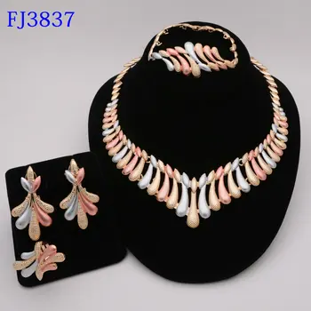 

Gold Color Nigerian Wedding African Beads Jewelry Set Crystal Saudi Jewelry Sets Necklace Bracelet Earring Ring Sets