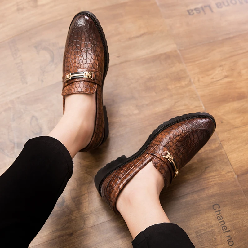 Brand spring and autumn new fashion breathable comfortable personality crocodile pattern casual high quality Loafers