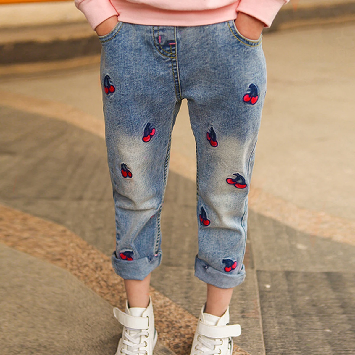 Джинсы для маленьких девочек от 3 до 7 лет г., модные джинсовые штаны для девочек, леггинсы, брюки с цветочным рисунком, детские джинсовые штаны