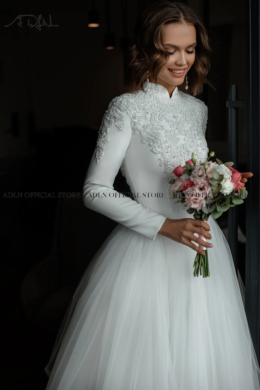 Modest Long Sleeves Muslim Wedding Dresses Custom Made High Collar Saudi Arabia A-line Wedding Gown Tulle Beaded Bridal Gown ball gown wedding dress