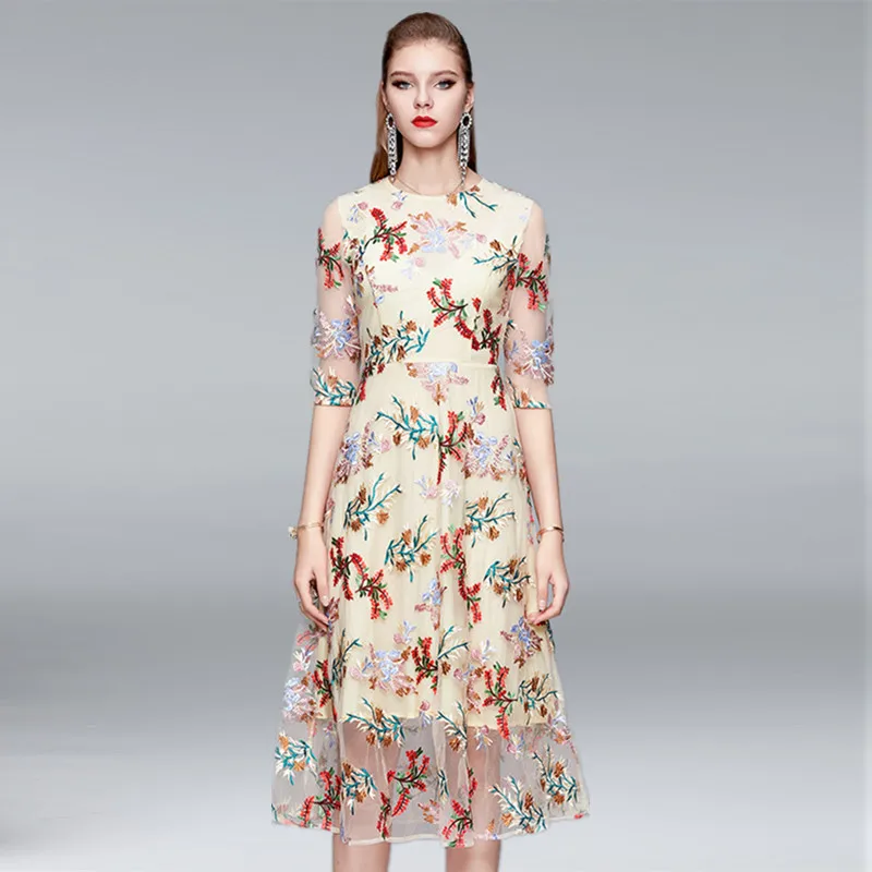 

Elegant Safflower and green leaf Embroidery Overlay Mesh Dress 2020 Autumn Women Runway 3/4 Sleeve O-Neck Slim Party Dresses