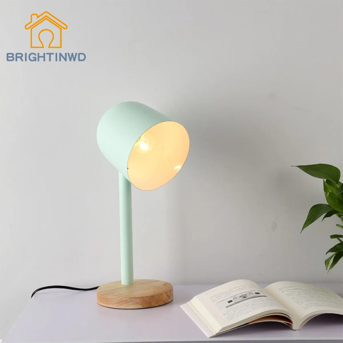 

modern simple and simple horse-dragon table lamp creative living room study iron art desk lamp, bedroom, bedside table lamp