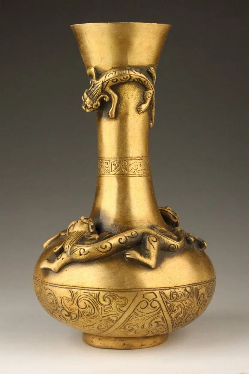 

Collection Chinese Pure Brass Carved Animal Lifelike Dragon Vase Bottle Statue Beautiful Decoration Jar