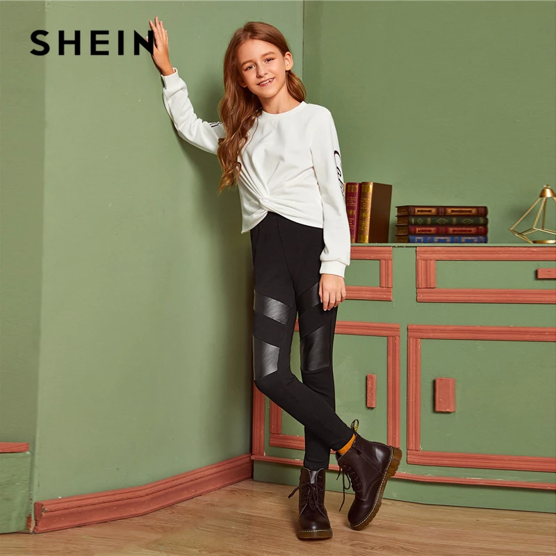 SHEIN Kiddie/черные однотонные штаны из контрастной искусственной кожи с высокой талией для девочек; детские штаны; коллекция года; Осенние повседневные брюки с эластичной резинкой на талии для детей