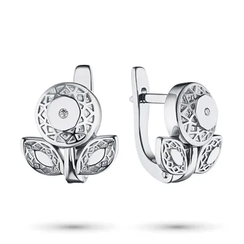

Earrings in white gold with a diamond