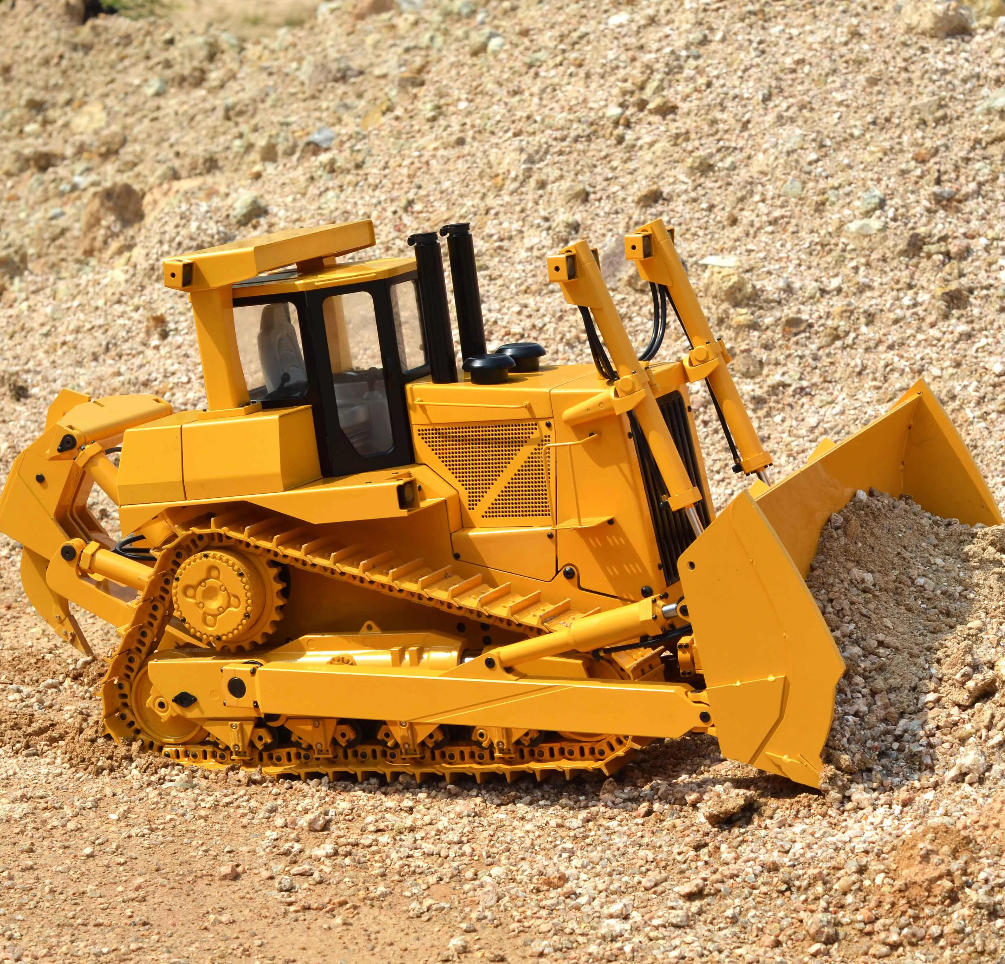rc hydraulic dozer