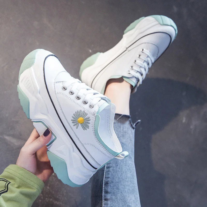 

Women Platform Shoes Fashion Sneakers Height Increasing Woman Casual Loafers Comfortable Soft Bottom New Student Skateboarding