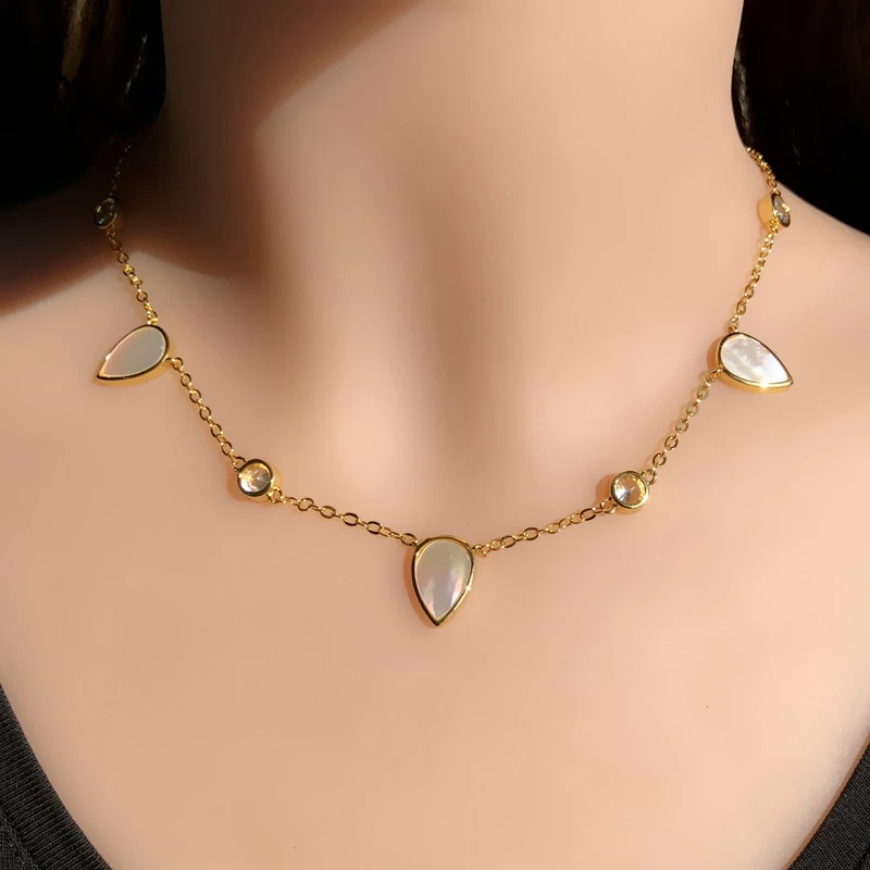 

Water Drop Natural Freshwater Mother Of Pearl Sea Shell Pendant Necklaces For Women Colorful Crystal Glass stone Choker Necklace