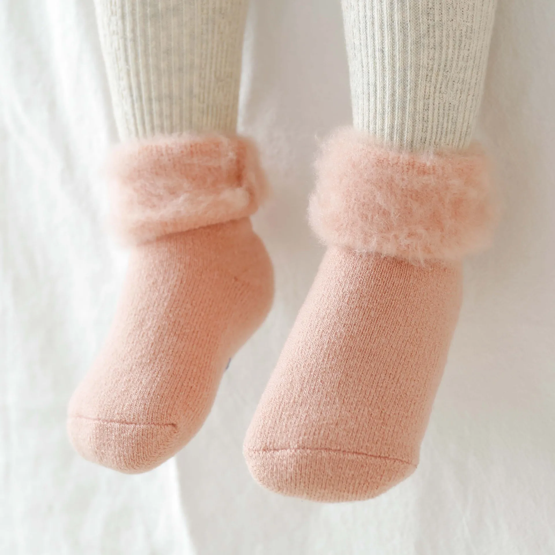 Новые осенне-зимние Утепленные бархатные Детские Носки с рисунком, высокие детские носки-трубочки для детей 0-1-3 лет