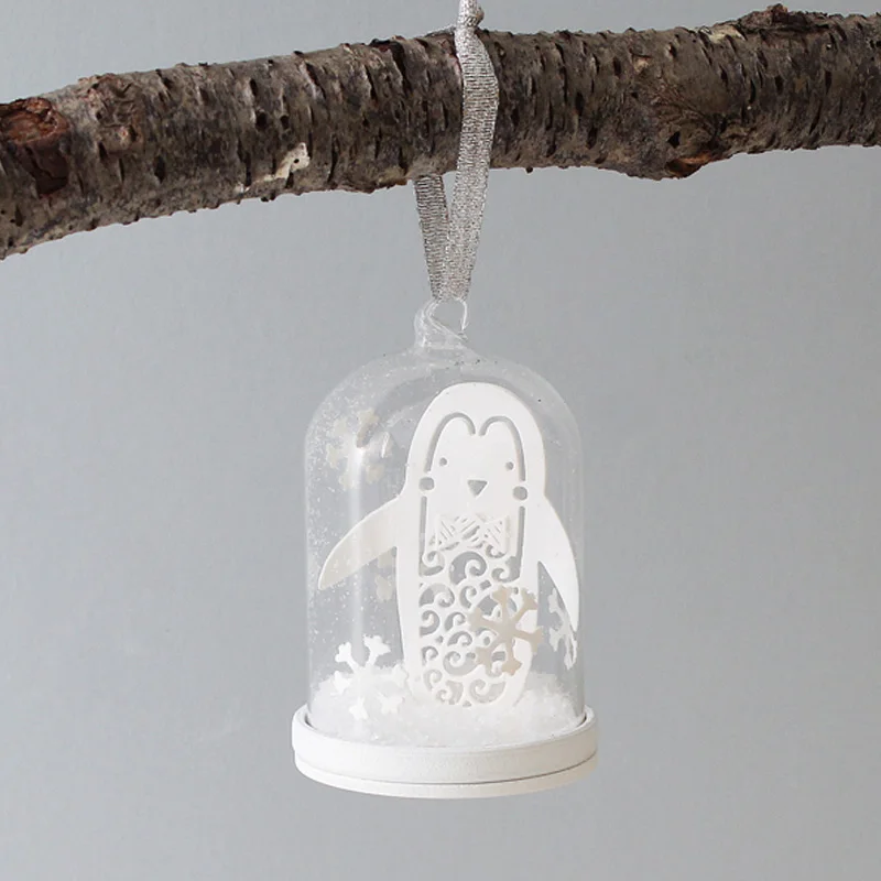 Intricut-Penguin-Clouche-Decoration