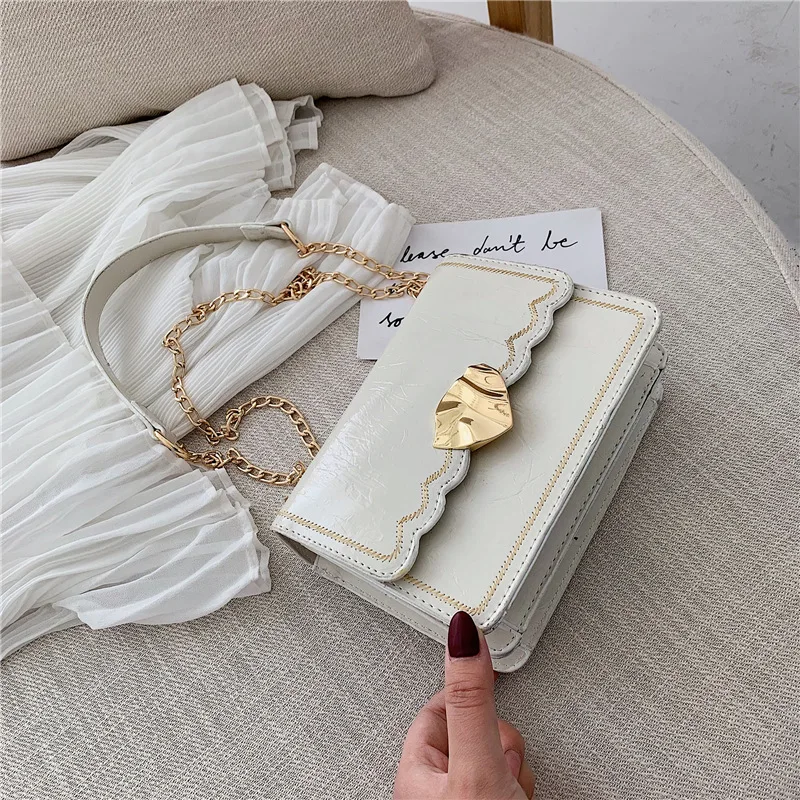 Irregular leaf magnetic buckle women's bag new summer small fresh car stitching shoulder slung chain small square bag - Цвет: Бежевый