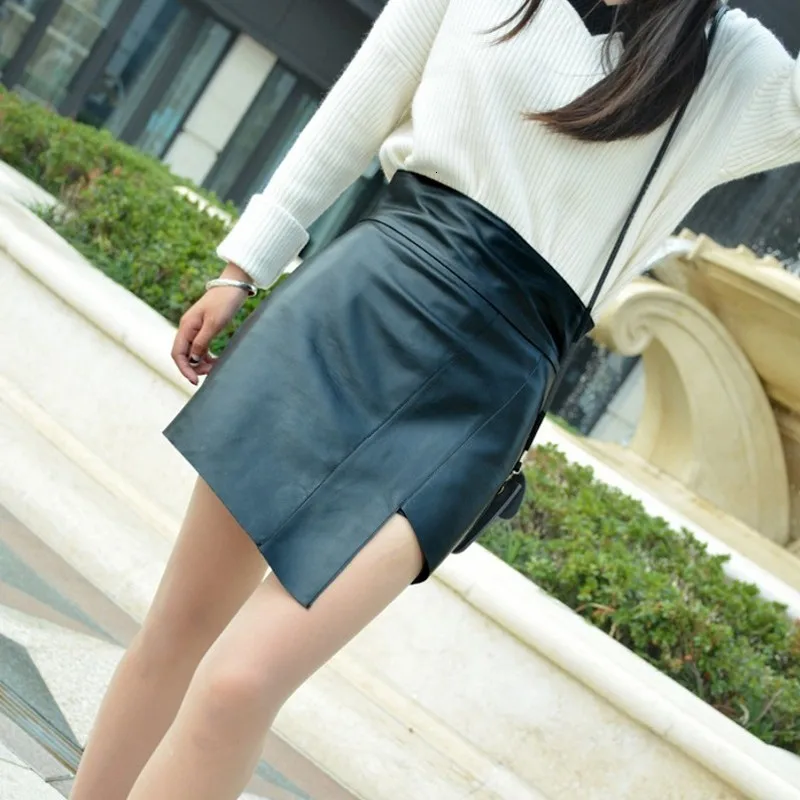 Женская кожаная юбка с застежкой-молнией черная офисная А-силуэта составного