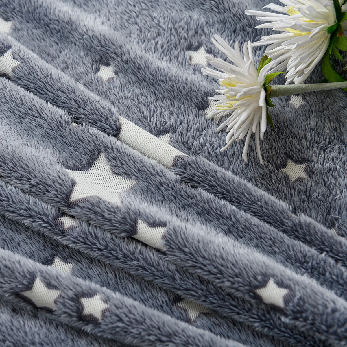 Glow in The Dark Throw Blanket Galaxy Stars Pattern Flannel Fleece Blanket Soft Warm Fuzzy Plush Blanket Kids Christmas Decor
