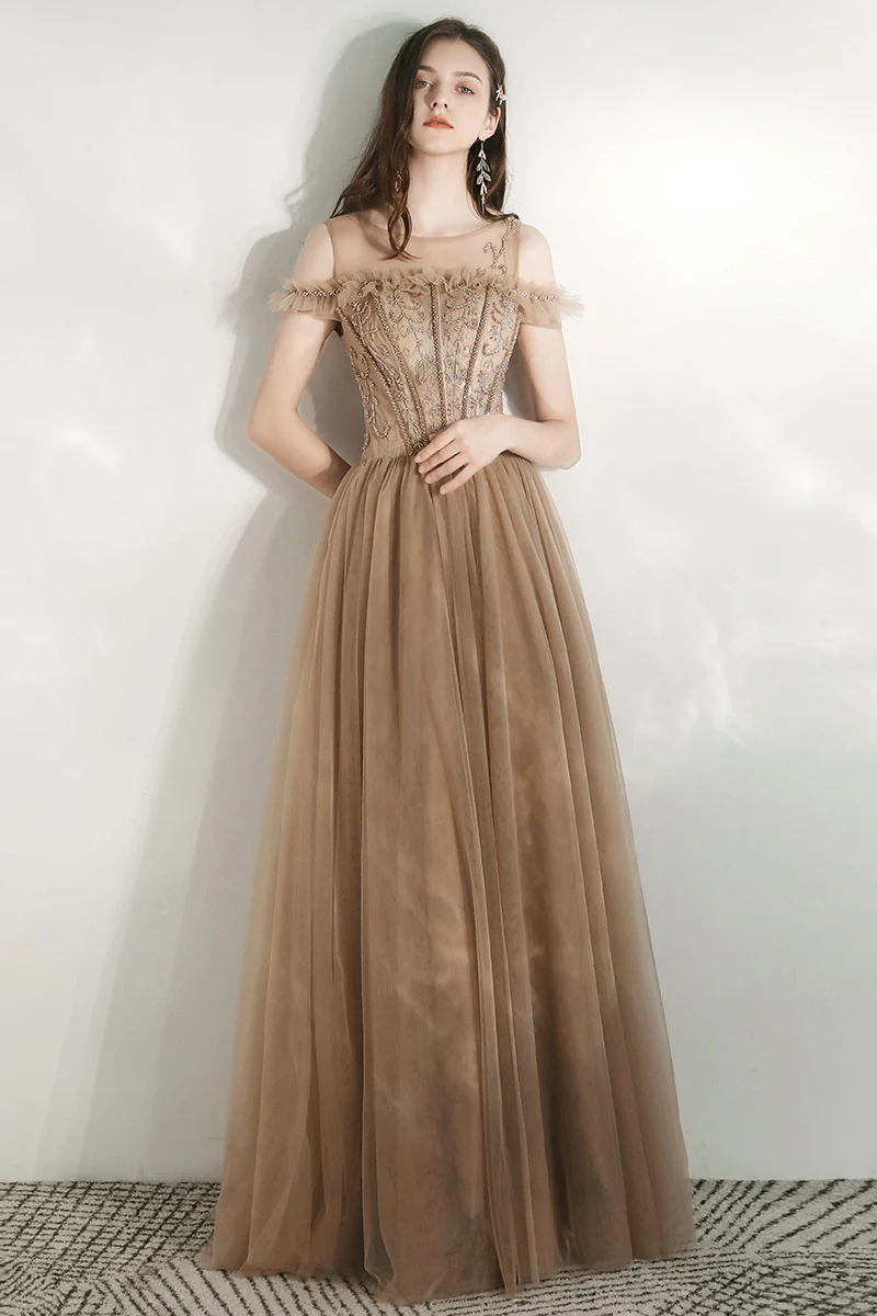 C L A S S I C Dress 1800€ | Glamour dress, Dress, Ball gowns