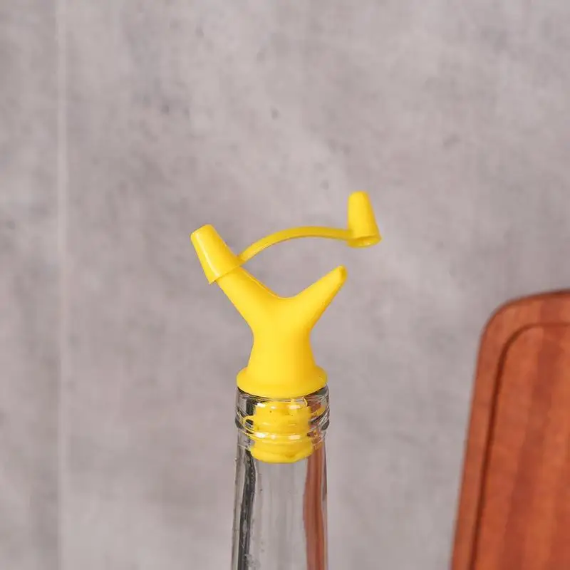 

Double Head Bottle Mouth Stopper Good Sealing Effect Soy Oil Sauce Deflector Liquid Guiding Device Kitchen Tool Accessories