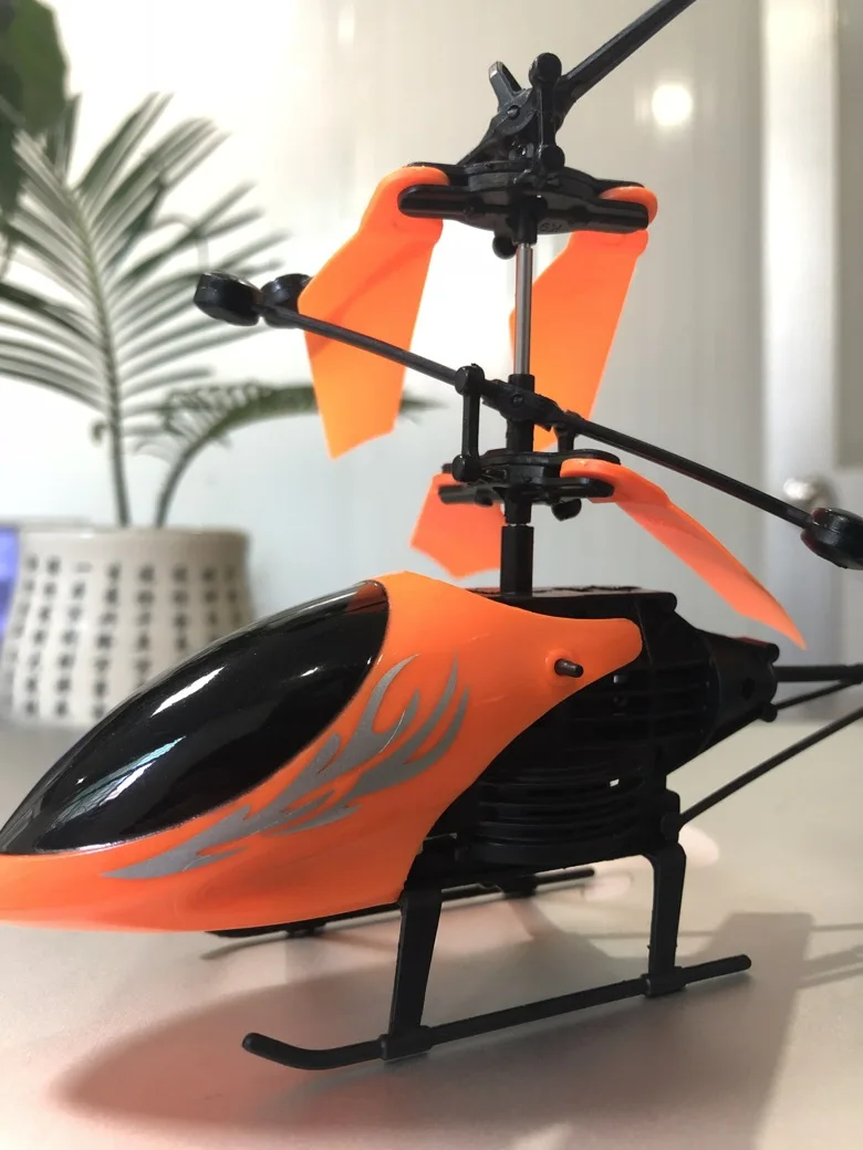 Hot Selling Sensing Helicopter Airplane Remote Control Shining Sensing Airplane 3 Seconds Start Suspension Induction Vehicle