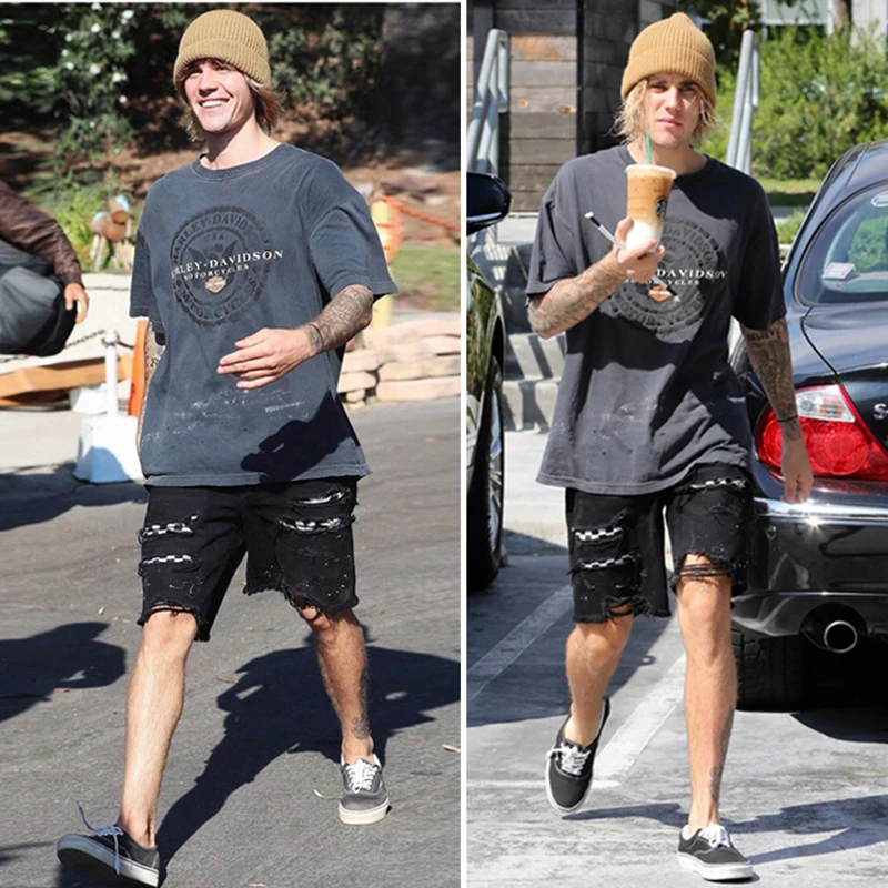 С изображением Джастина Бибера и джинсовые шорты в стиле пэчворк уличная Рваные