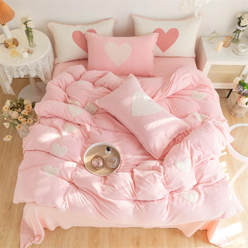 Quilt Duvet Cover Bed Linen Fitted Sheet Pillowcases 4Pcs Thick Velvet Fleece Love Towel Embroidery Princess Bedding Set 12 Hec826f76308e41d0b926fc8c4f544b7eu