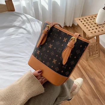 

Casual Leather Shoulder Crossbody Bag High-quality Soft Surface Delicate Breathable Fashion zipper Bucket Messenger Handbag